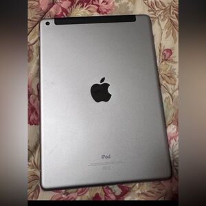 Apple Silver Tablet